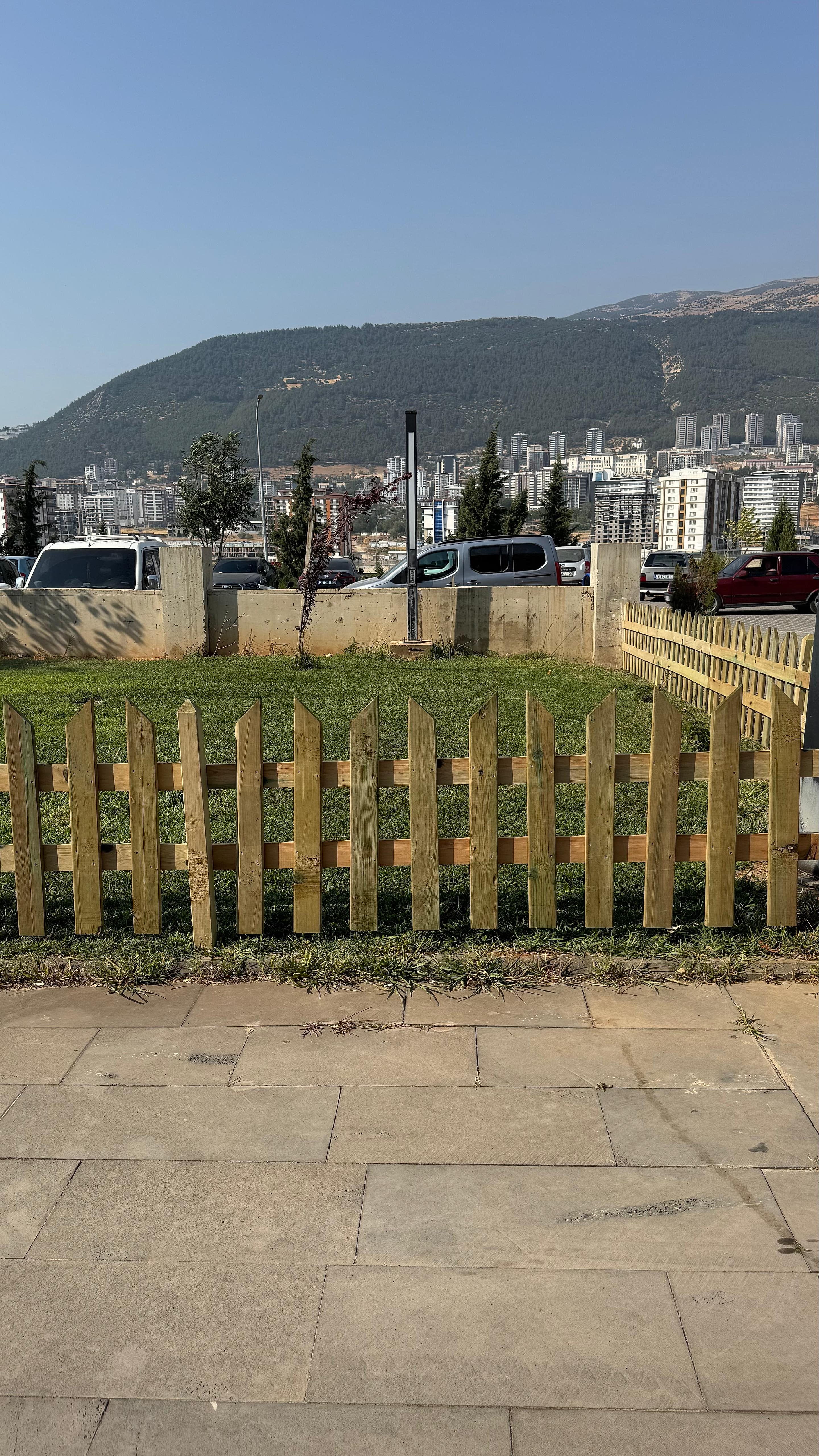 AHŞAP ÇİT
