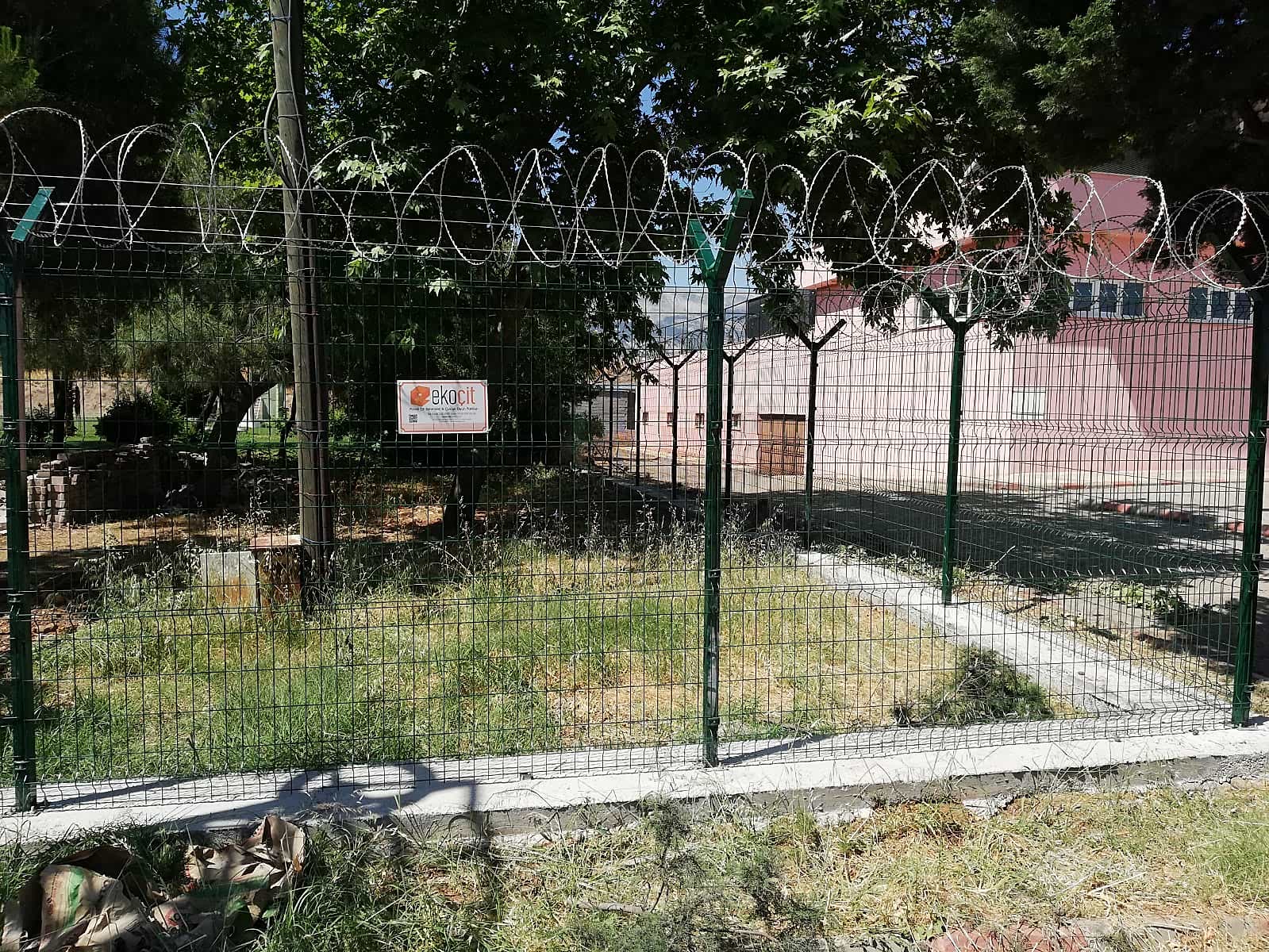 DİKENLİ TEL